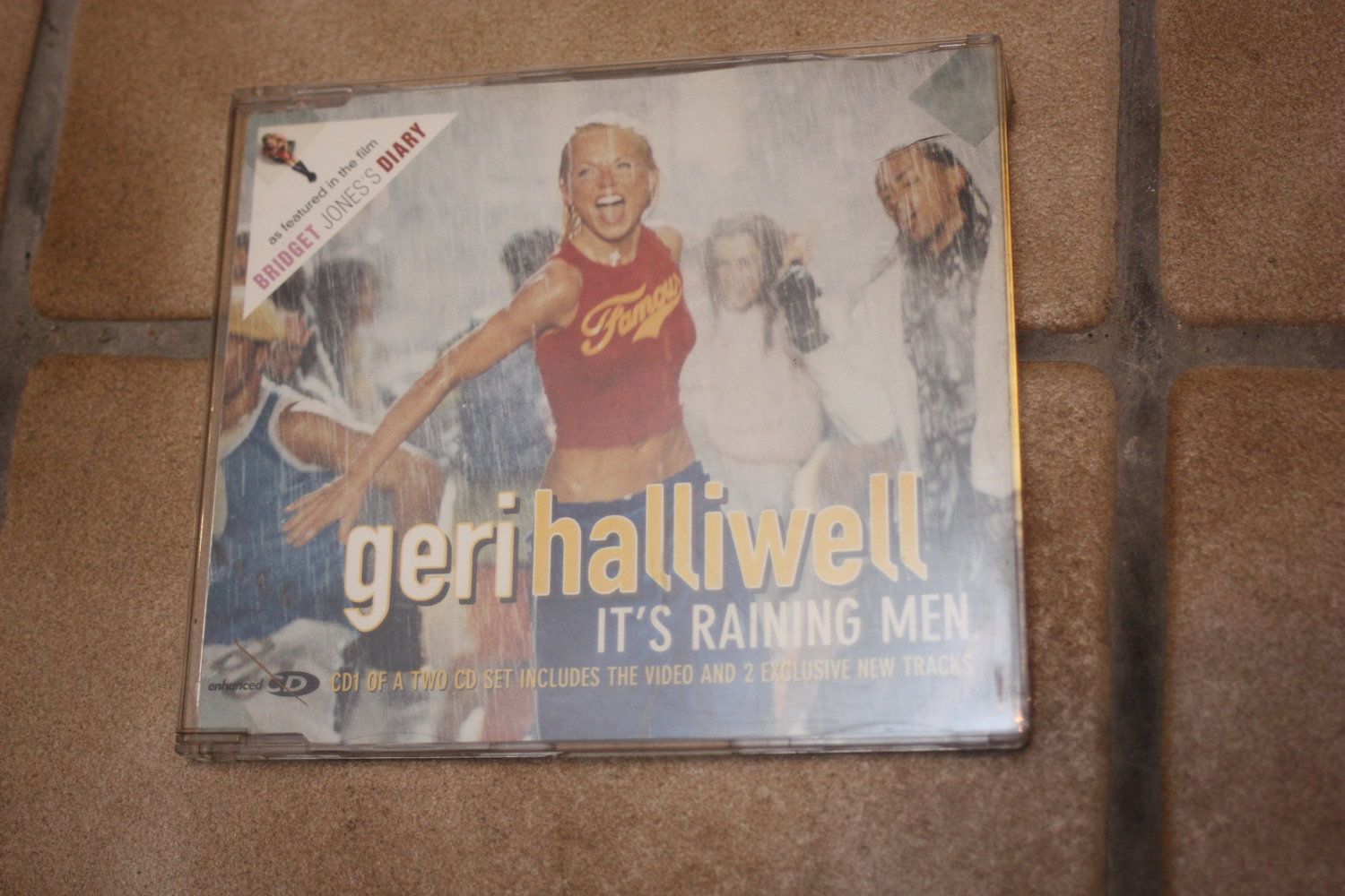 Ex Spice Girl Geri Halliwell It's raining men, Bridget Jones 2001
