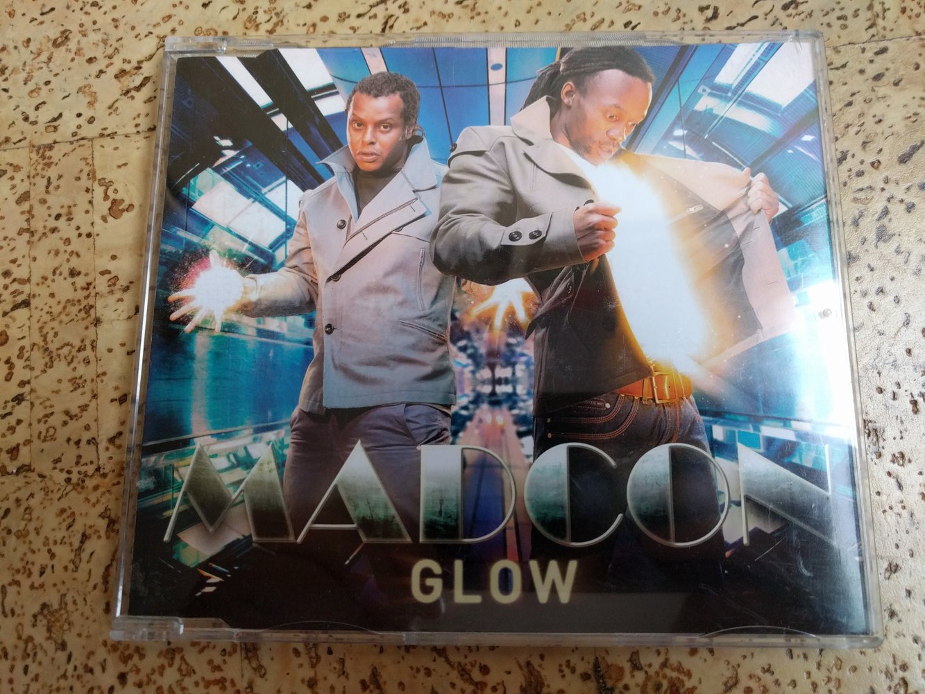 Madcon Glow