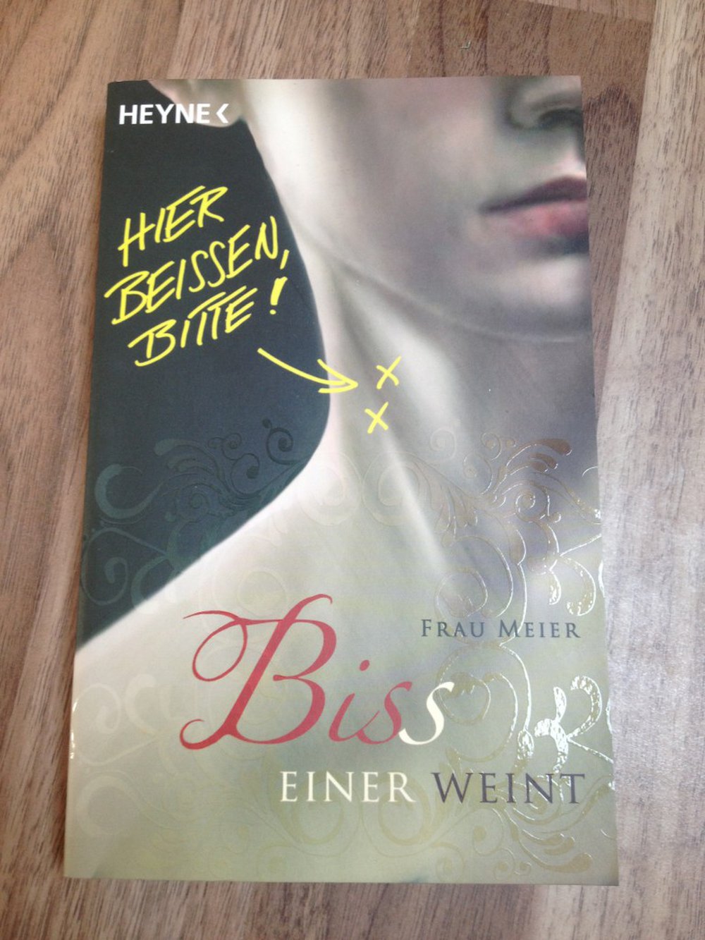 Bis(s) einer weint