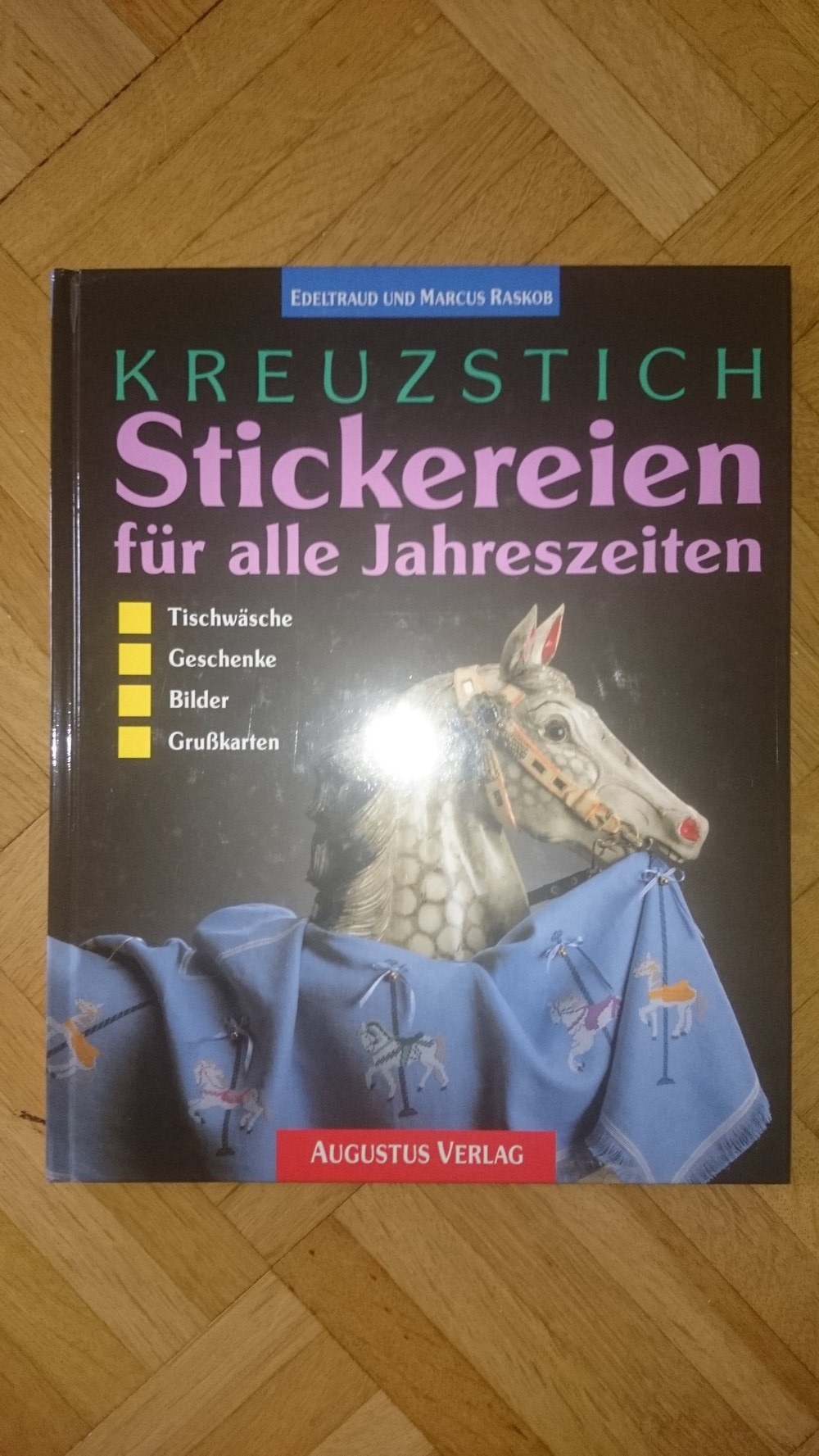Kreuzstich Stickereien für alle Jahreszeiten