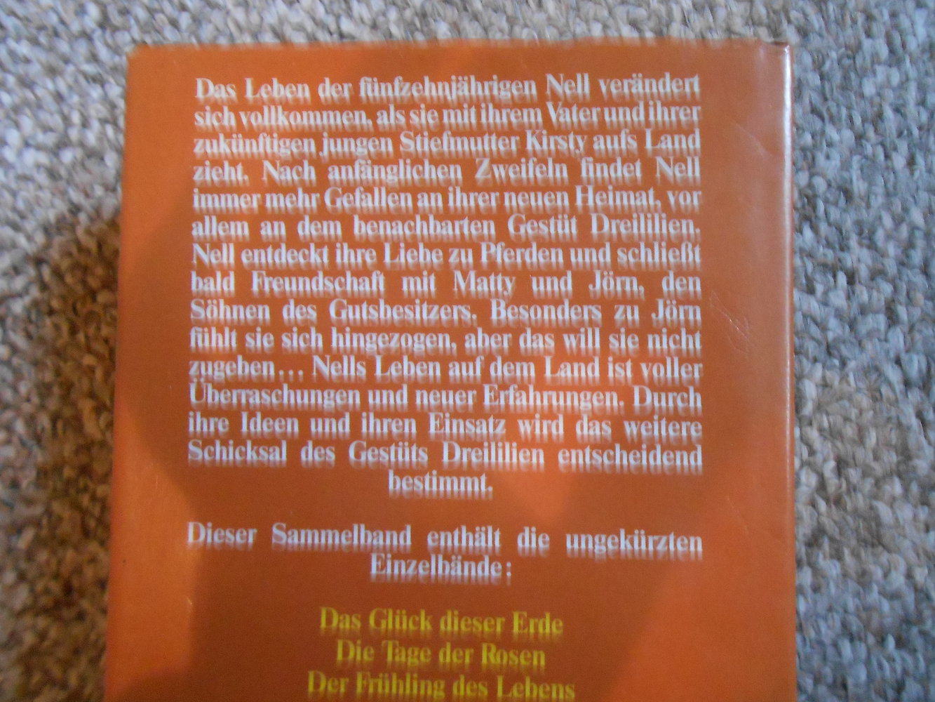 Reiterhof Dreililien (Ursula Isbel), Sammelband