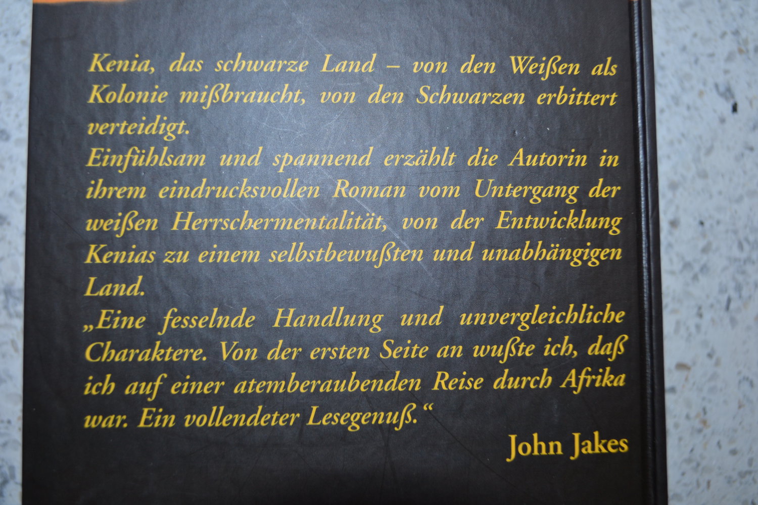 Rote Sonne schwarzes Land