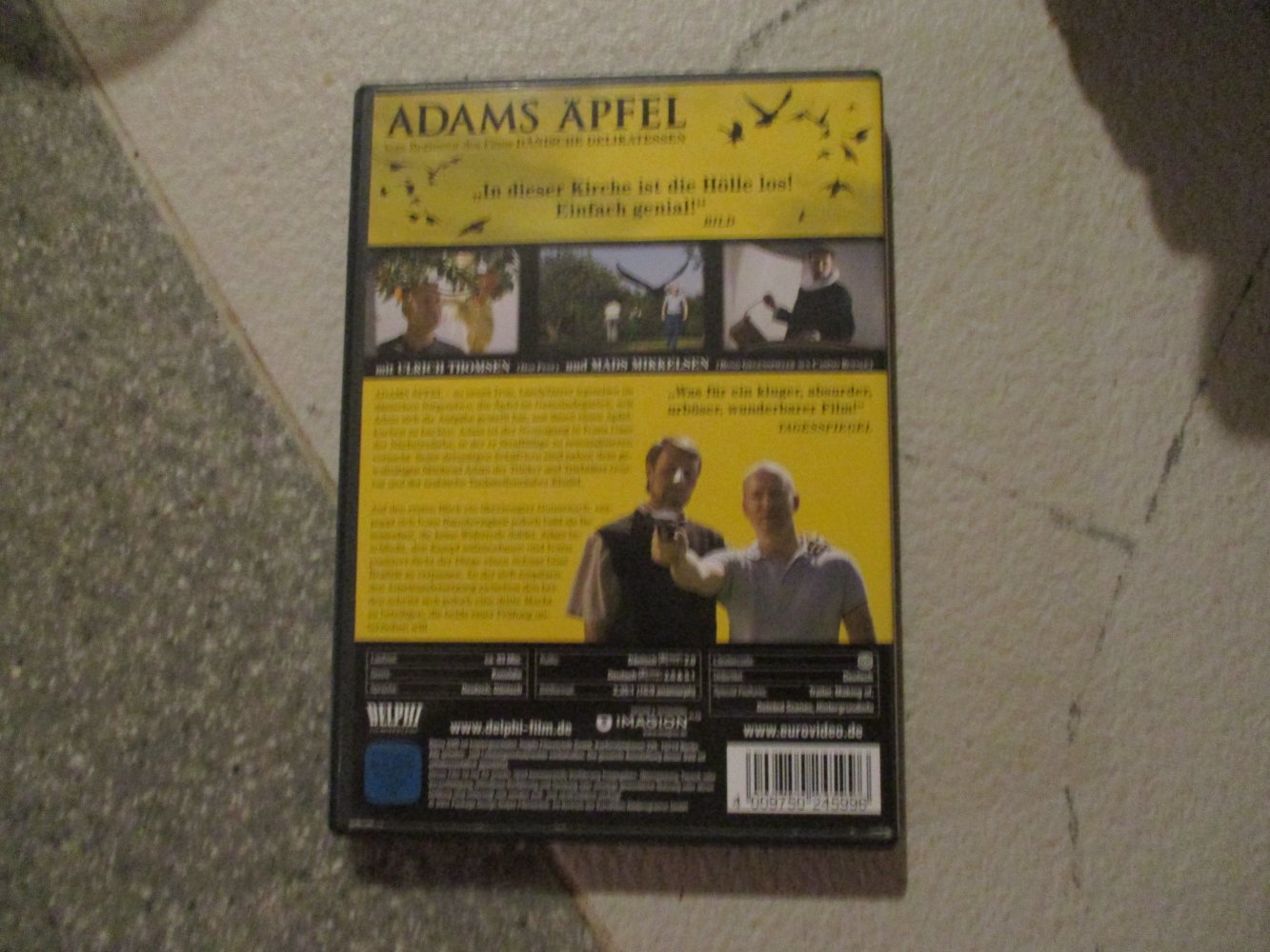 dvd film,komödie,ab 16,adams äpfel,sehr guter zustand. 