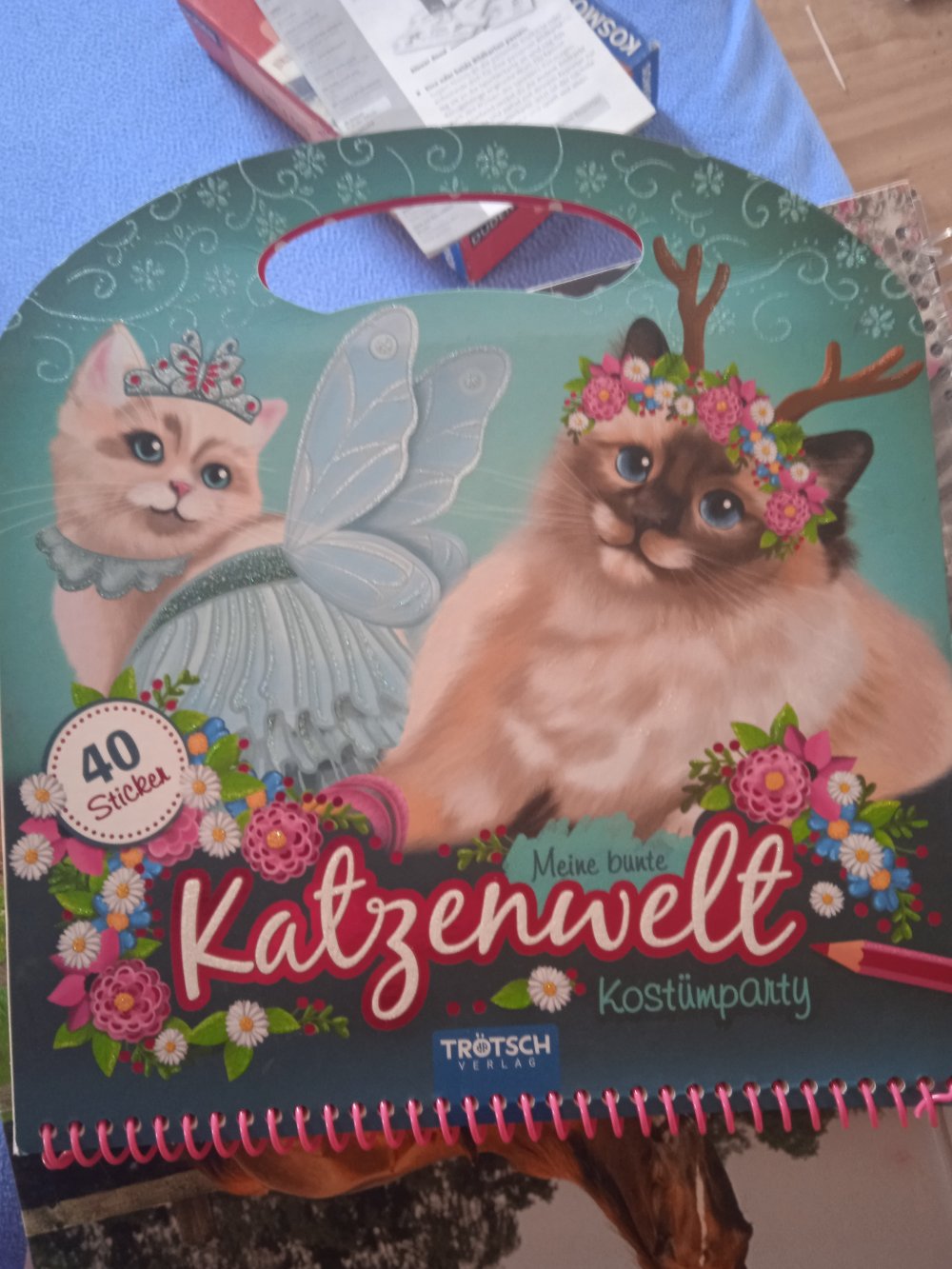 Die Katzenwelt Mal und Stickerbuch 