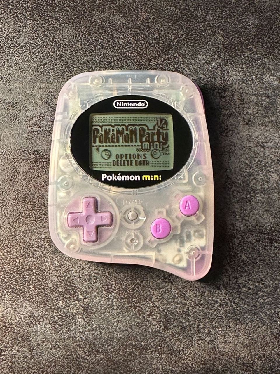 Nintendo Pokemon Mini-Konsole inkl. 2 Spielen!