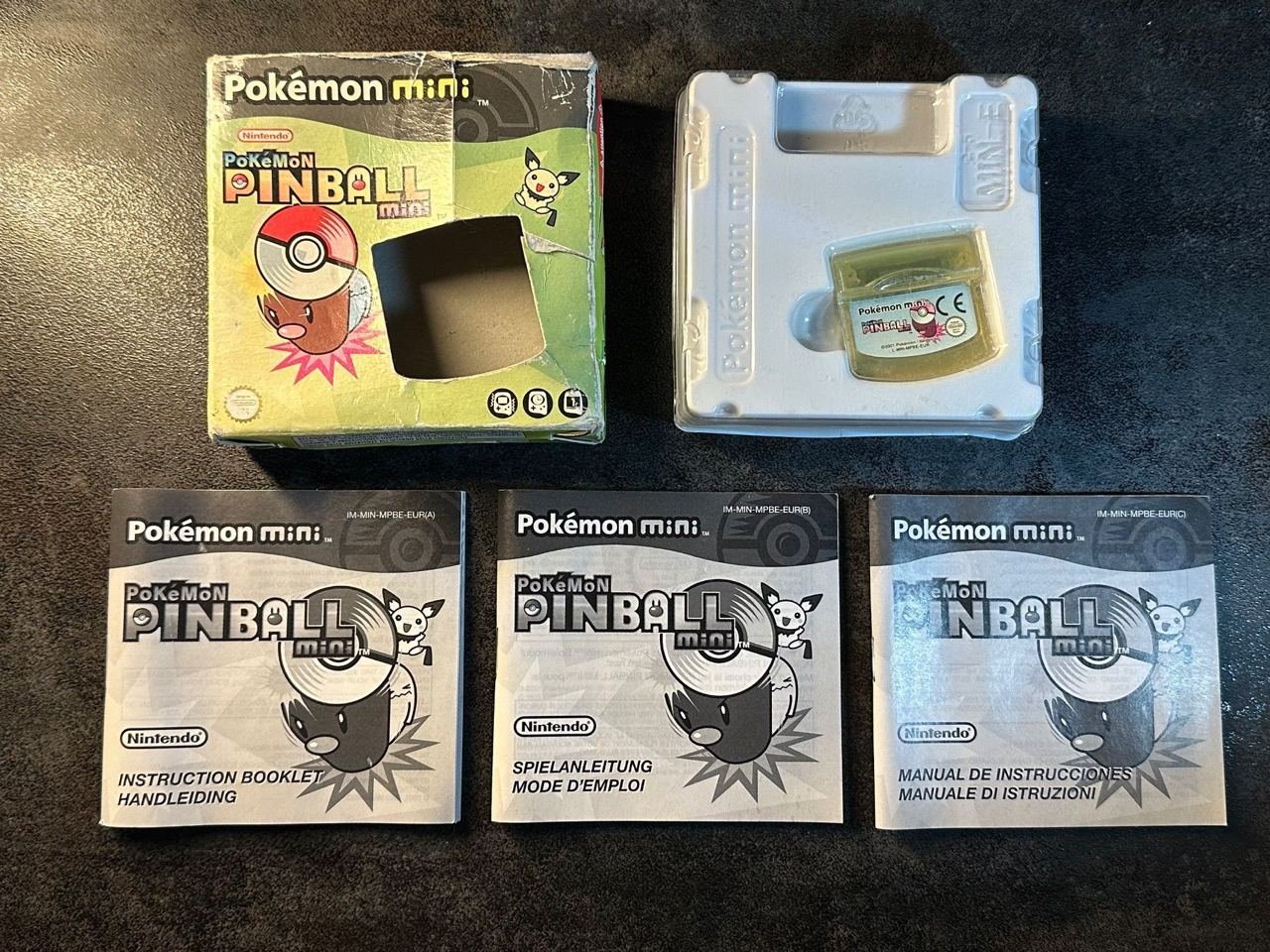 Nintendo Pokemon Mini-Konsole inkl. 2 Spielen!