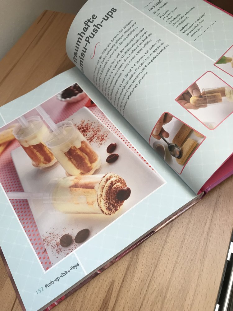 Rezepte Backen Lolipop Cake Pops Kuchen am Stiel im Gläschen Partyküche bunte Backideen Fun Art Kitchen Cookies 