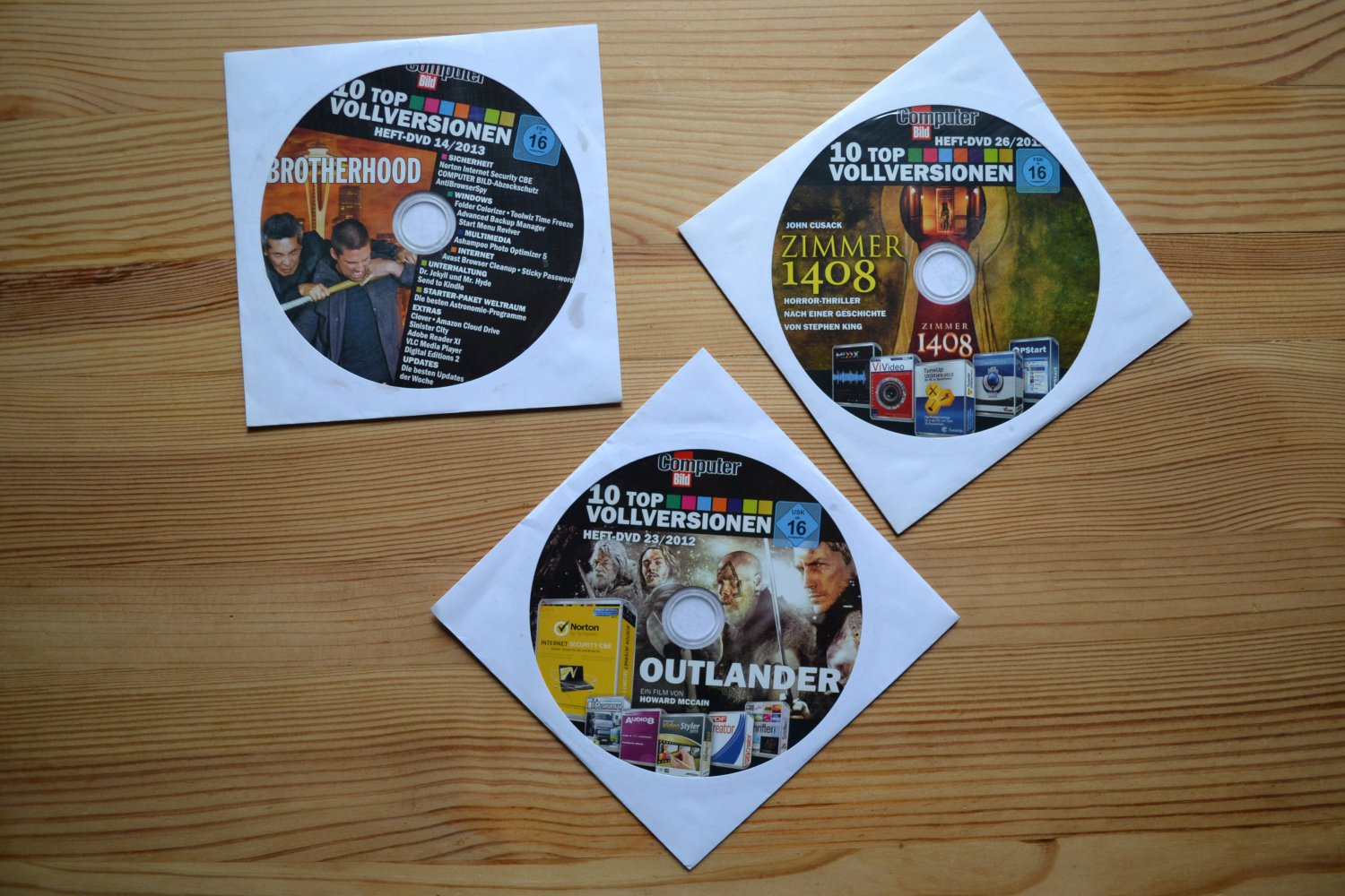 Outlander / Zimmer 1408 / Brotherhood