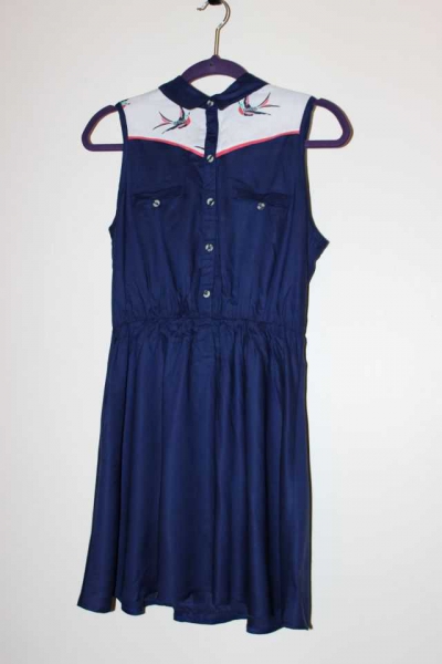 Süßes Hipster Hippie Vintage Kleid mit Schwalbe
