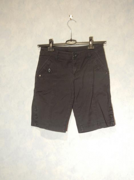 schwarze Bermuda