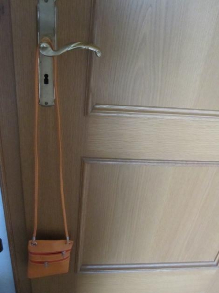 Kleine hellorange Handtasche/Handtäschchen