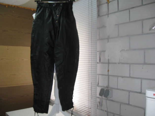 *** Ledermäuse aufgepaßt ~ Lederhose ~ Ausgefallener Schnitt ***