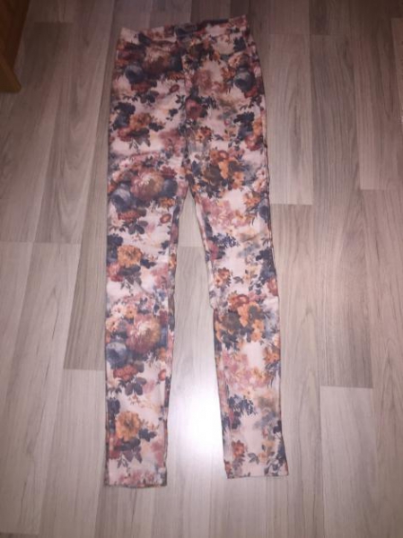 Only Hose mit Blumenprint super für den Frühling 