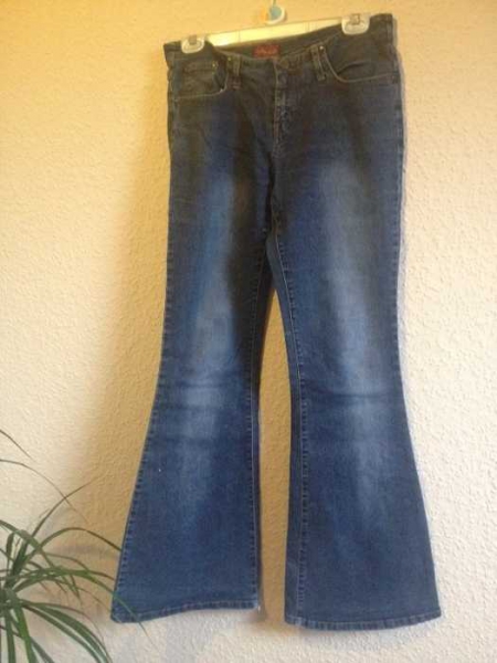 blaue Schlaghose