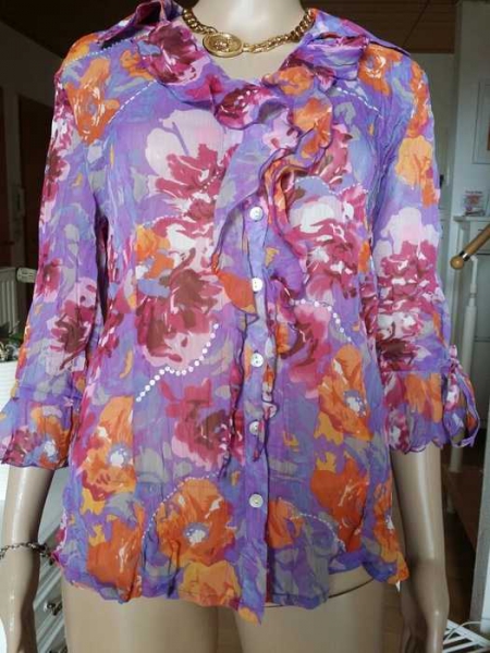 Süsse leichte Bluse mit Volants aus Crickle Stoff / Authentick Clothing COMPANY 