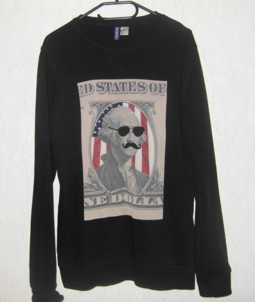 Schwarzes Sweatshirt // Strickpullover mit Mustacheprint