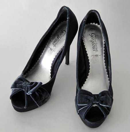blaugraue Satin Highheels Peeptoes mit Samtschleifchen Gr. 41