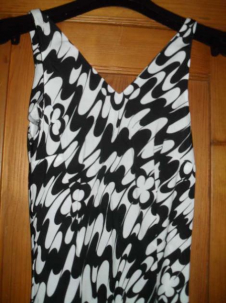 Maxikleid black and white