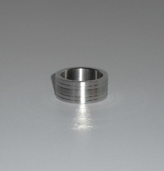 Schöner breiter Ring, Edelstahl  20,5 mm