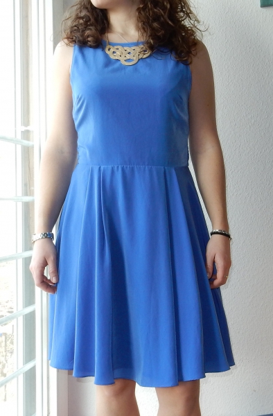 Wunderschönes Abendkleid mit Rückenausschnitt