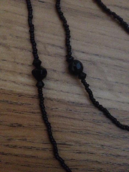 3 schwarze Ketten
