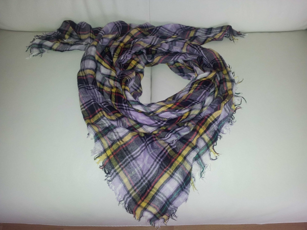 Halstuch, Schal mit Karo-Muster von H&M, sehr stylish