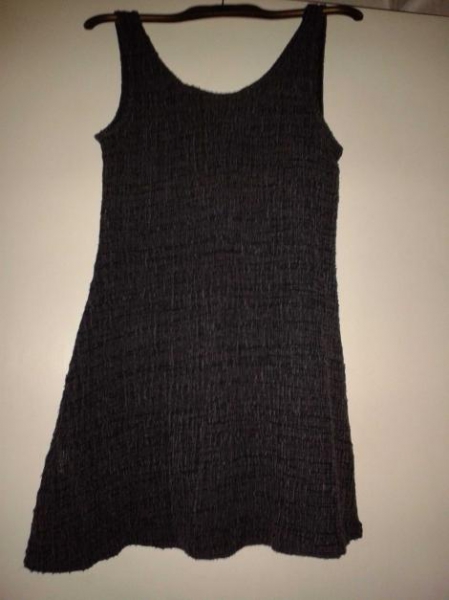 Dunkles kurzes Kleid / längeres Top