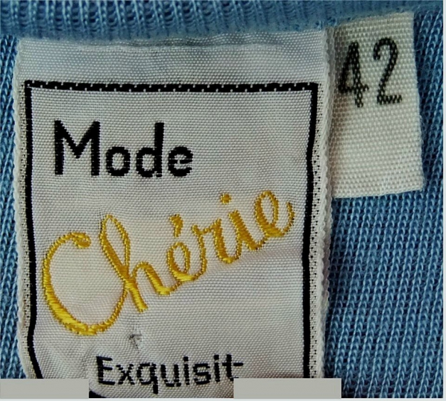 blaues T-Shirt von Cherie exquisit - mit V-Ausschnitt , Schiffchenbild - Gr. 42
