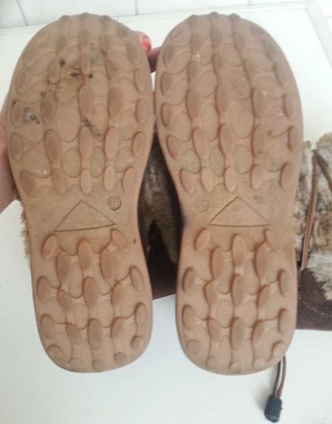 Braun-/beigefarbene Kunstfellboots/-stiefel in partieller Wildlederoptik Gr. 36