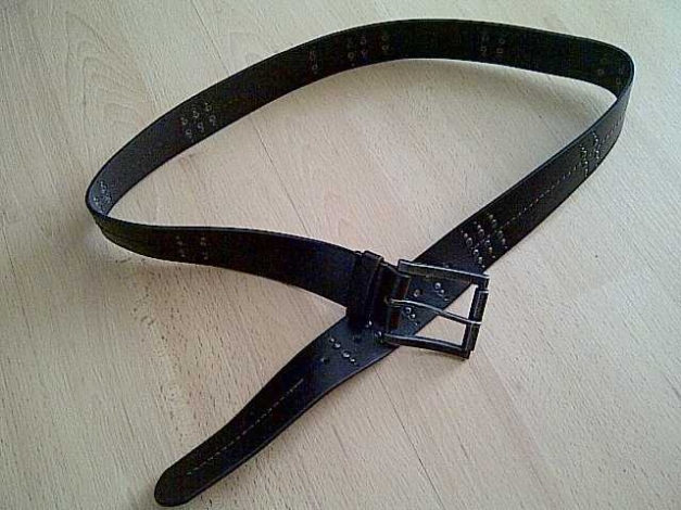 Nietengürtel braun