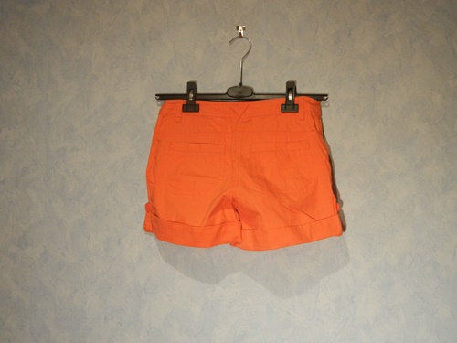 schöne orange Sommershorts