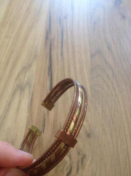 Bronzefarbener Armreif 