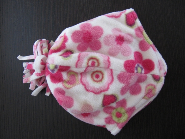 WINTER FLEECE MÜTZE MIT OHRENSCHUTZ BLUMEN