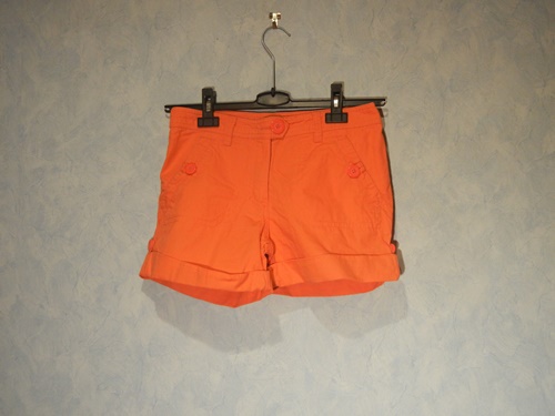 schöne orange Sommershorts