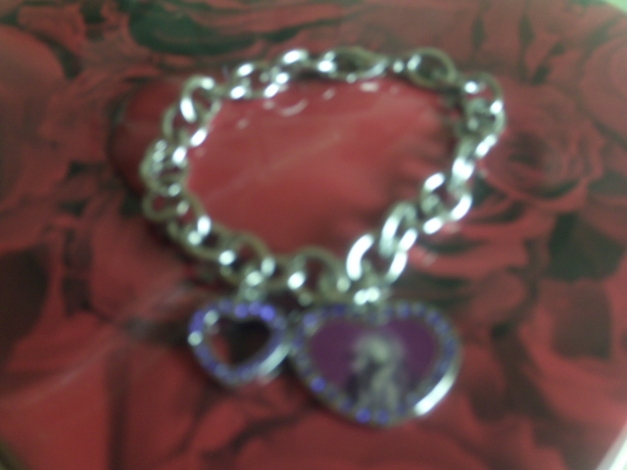 °°° Schönes Mädchenarmband mit Herzenanhänger °°°
