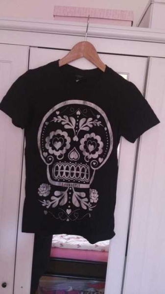Loungefly black sugar skull tee shirt  36/S