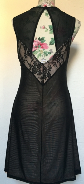 Süßes Kleid mit Spitze