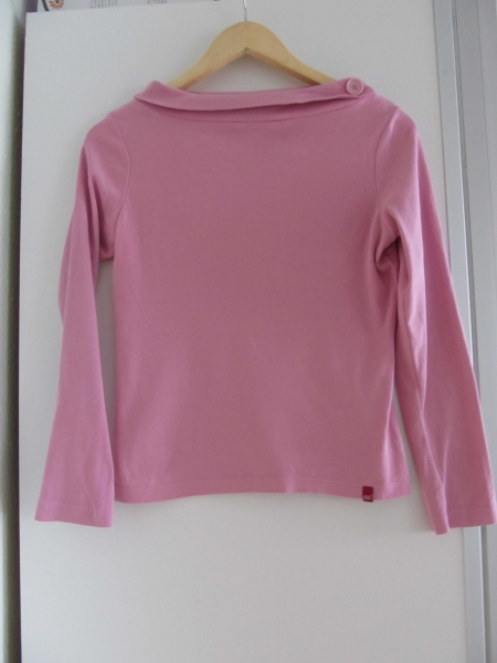 hübscher rosafarbener Pulli