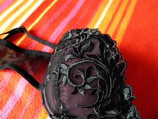 *Neu* Süßer Push-Up mit Spitze & Netz