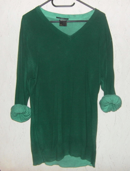 Grünes Sweatshirt // Strickpullover mit V-Ausschnitt