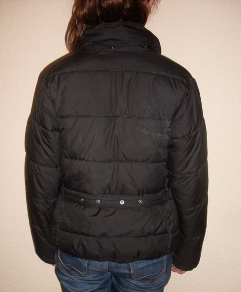 schwarze winterjacke