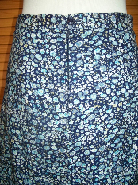 VINTAGE// Blauer Midirock aus Baumwolle gemustert mit Blumen von *Jung Model* Uni Gr. 38/ 40
