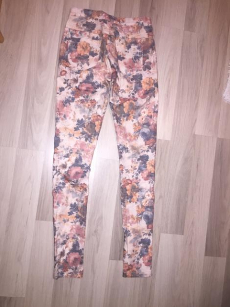Only Hose mit Blumenprint super für den Frühling 