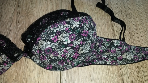 schicker BH mit Blümchendruck 