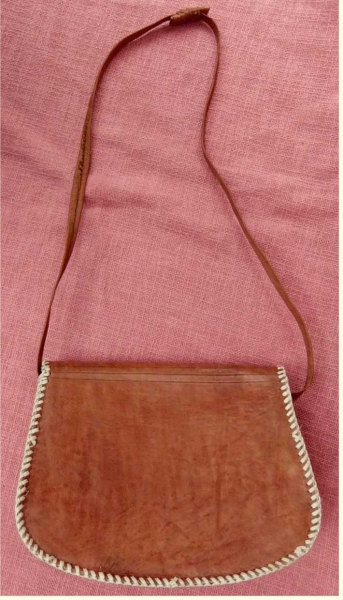 Damen-Handtasche aus festem starren Leder , Afrika-Stil , rötlichbraun