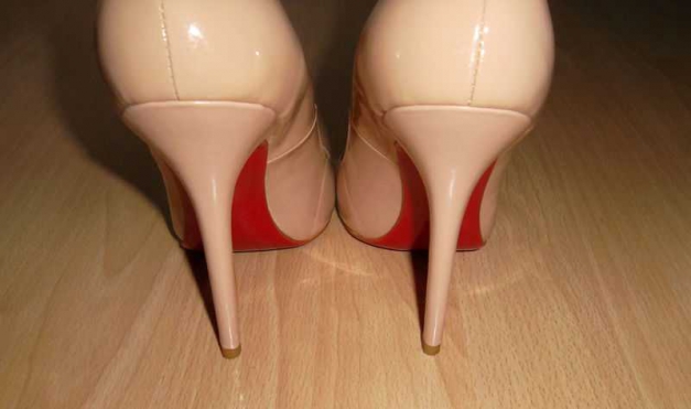 Super schöne High Heels in Nude mit Rote Sohle 