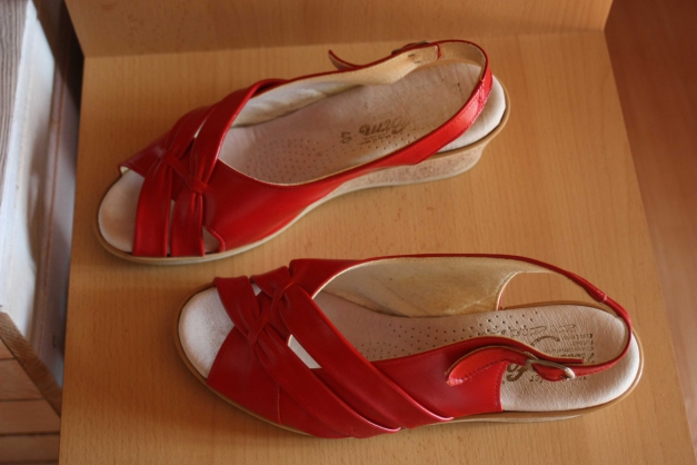 Rote Echtleder Sandalen, Sandaletten, Korkabsatz, Keilabsatz, Sling, Gr. 40