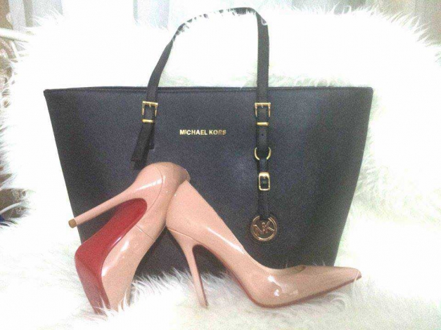 Super schöne High Heels in Nude mit Rote Sohle 