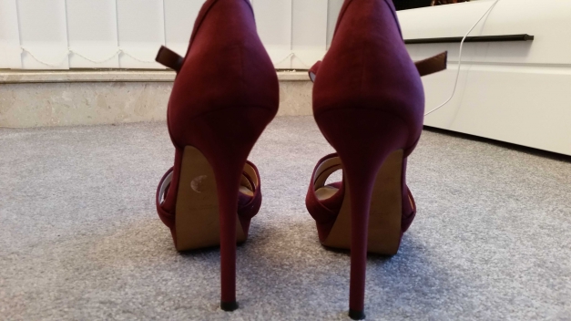 Zara Highheels in beere/lila