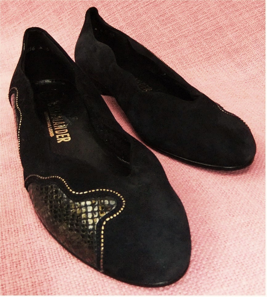 Echtleder Pumps von Salamander - Obermaterial Rauhleder schwarz - Größe 40 